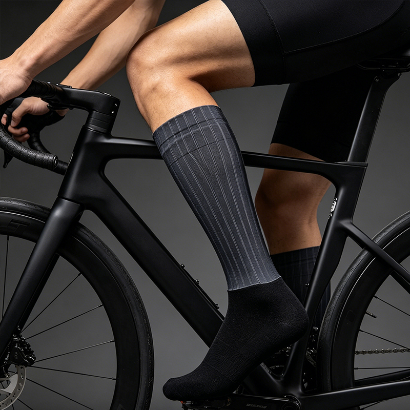 Aero Sock Cycling Socks High S - đánh giá và giá Sock Garter Men